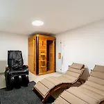 Ballat With Heated Pool Vila Privlaka (Zadar)