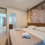 Vila Ballat With Heated Pool *