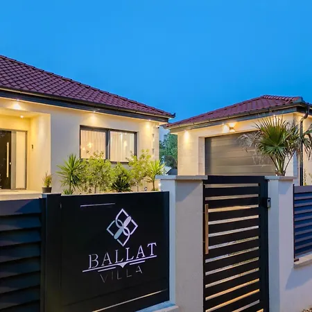 Ballat With Heated Pool