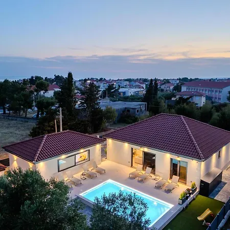 Ballat With Heated Pool Privlaka (Zadar)