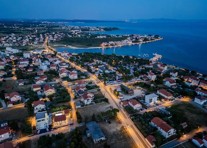 Ballat With Heated Pool 빌라