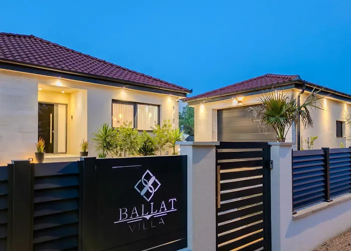 Ballat With Heated Pool