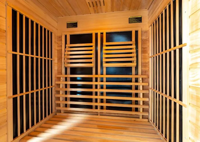 빌라 Ballat With Heated Pool *