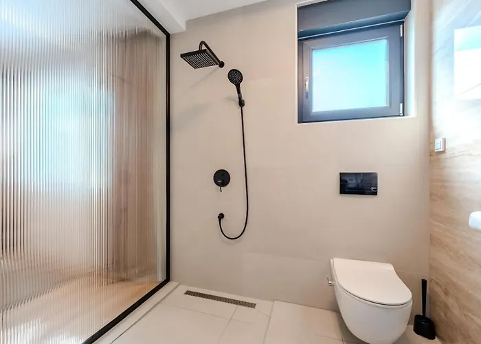 Ballat With Heated Pool 빌라 *