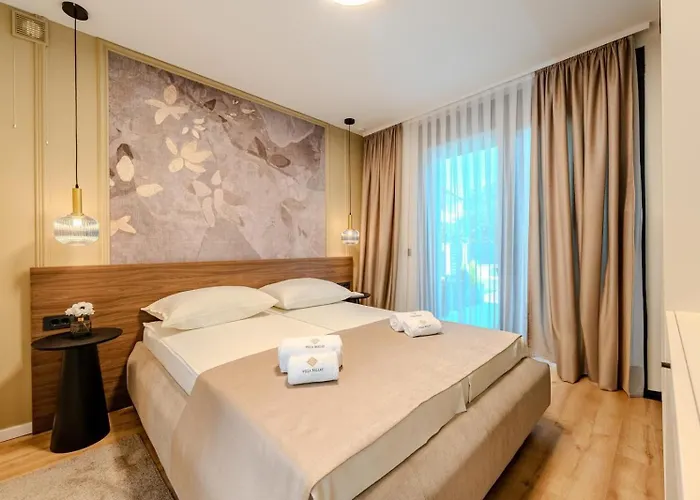 Ballat With Heated Pool *