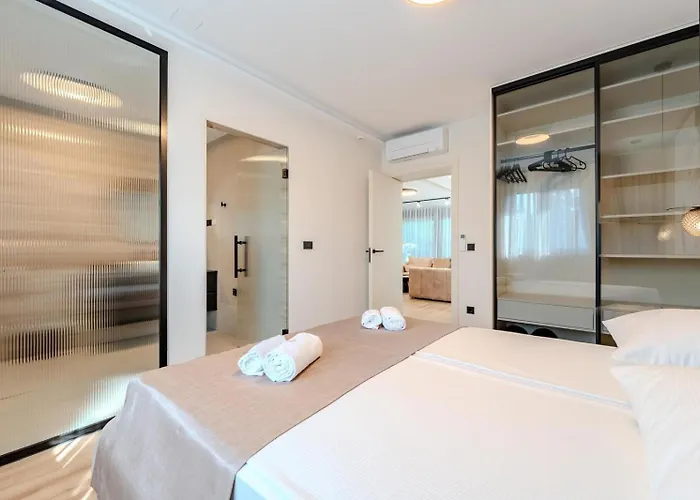 Ballat With Heated Pool