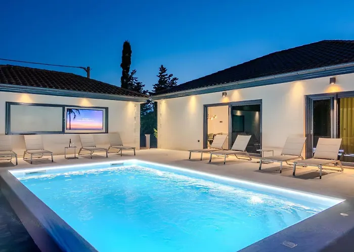 Vila Ballat With Heated Pool *