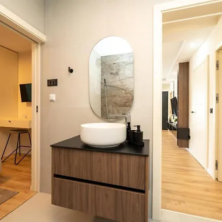 Ballat With Heated Pool Vila *