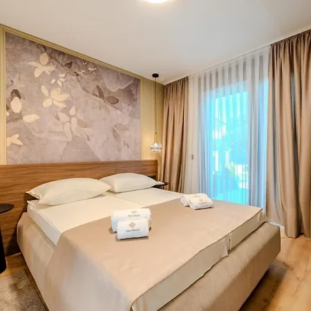 Ballat With Heated Pool *