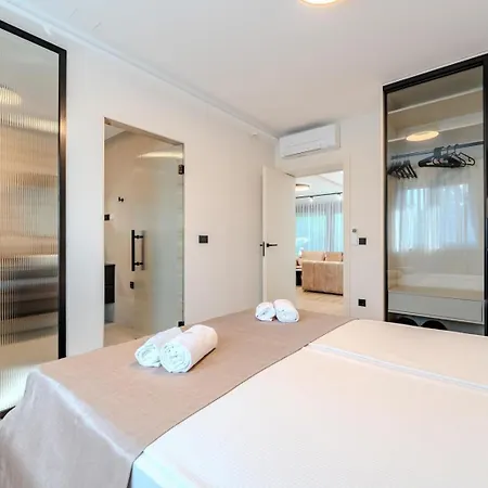 Ballat With Heated Pool