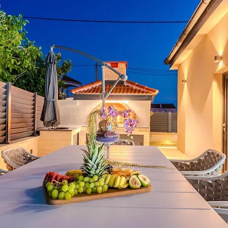 Ballat With Heated Pool Privlaka (Zadar)
